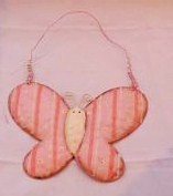 Schmetterling Hänger Anhänger in rosa Shabby Vintage Look