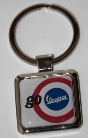 Vespa Schlüsselanhänger Original weiß "go Vespa"