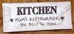 Holz-Schild Hänger "Kitchen Mum's Restaurant, the best in town"