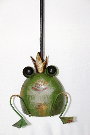 Frosch an Feder grün panaschiert Goldkrone 13x10x14,5 cm
